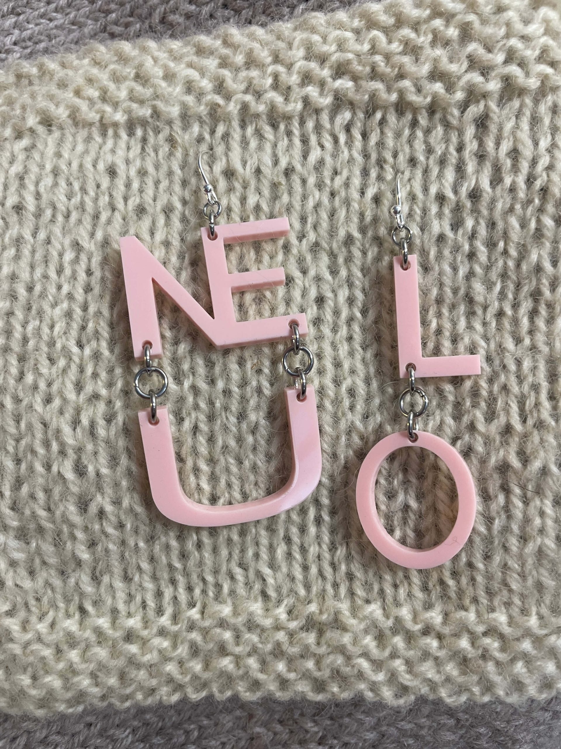 Neulo -korvikset, Pinjo design, Korvakorut