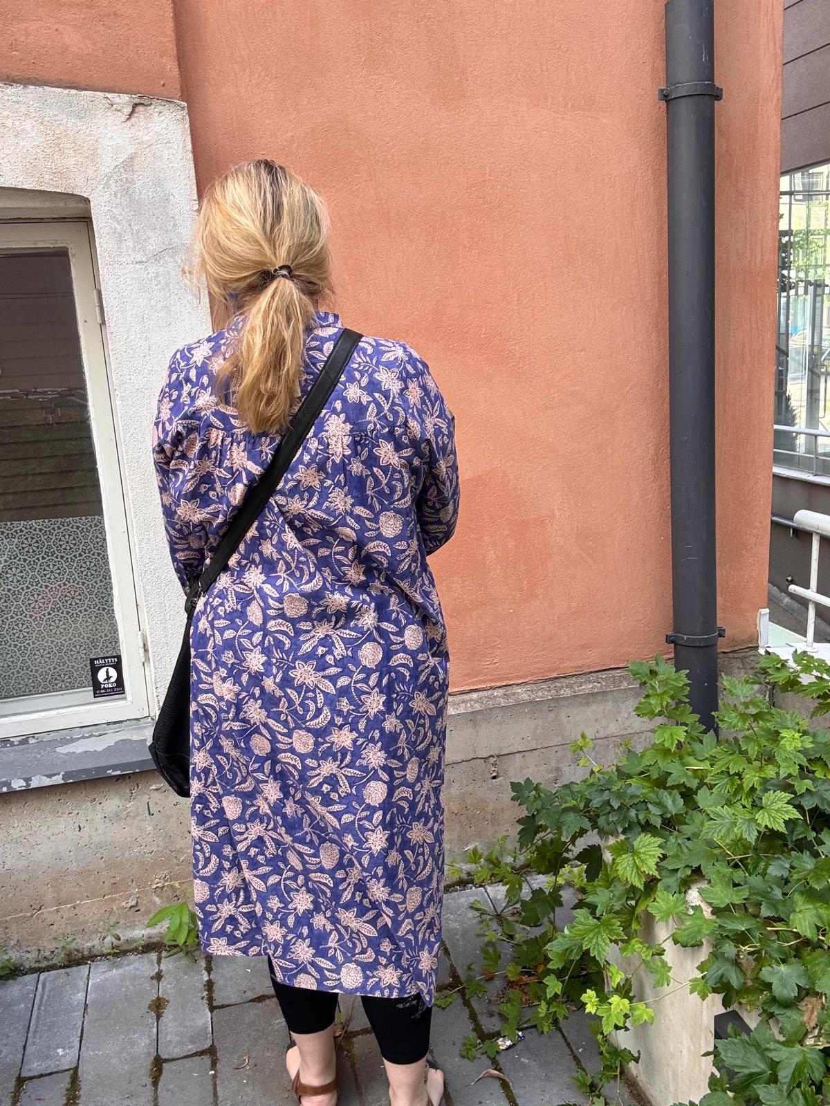Puuvillamekko Emilia takaa