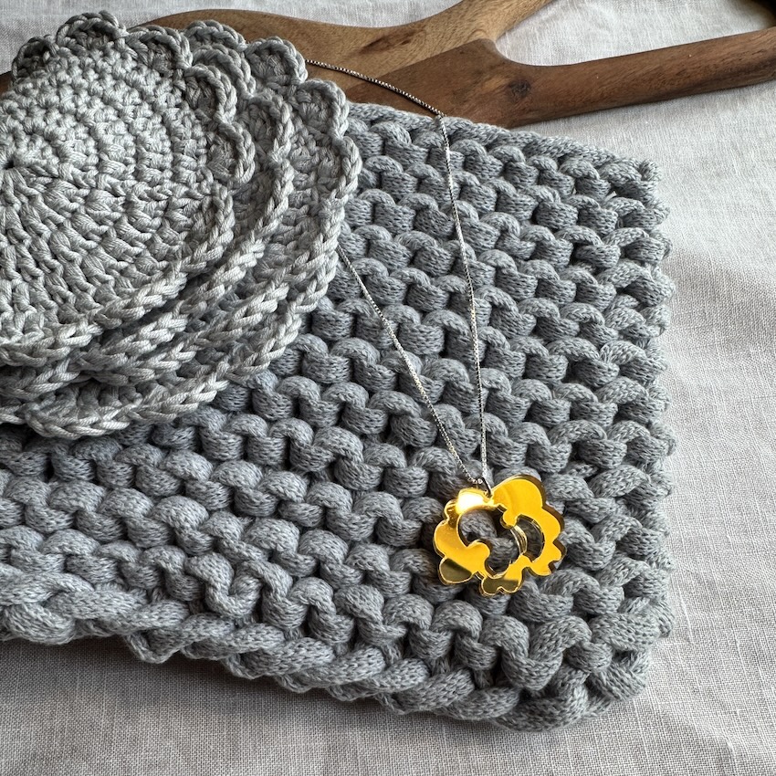 Pionipuutarha riipus - Image 11