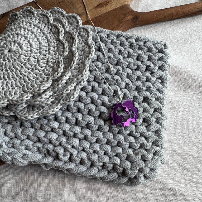 Pionipuutarha riipus - Image 7