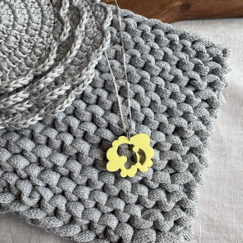 Pionipuutarha riipus - Image 8