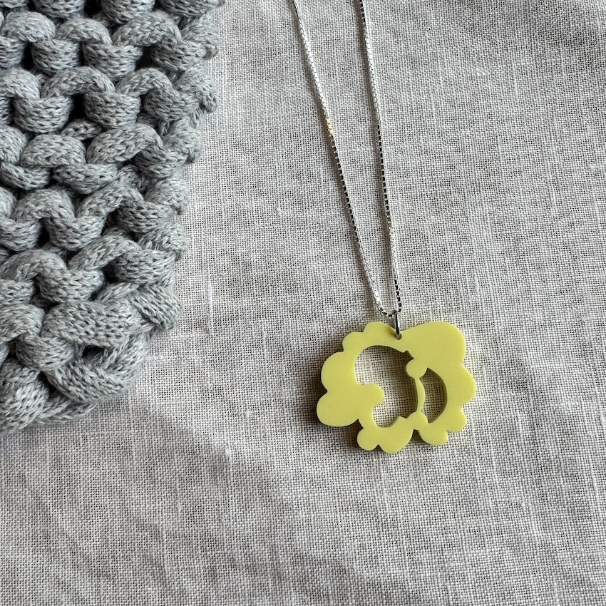 Pionipuutarha riipus - Image 9