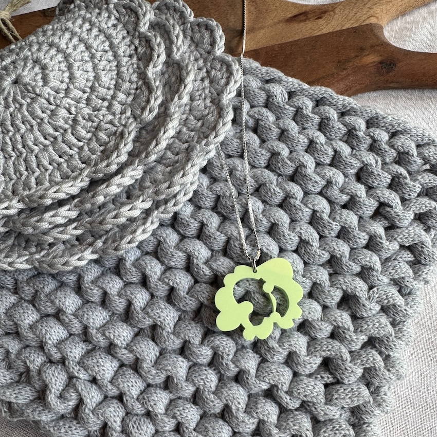 Pionipuutarha riipus - Image 10