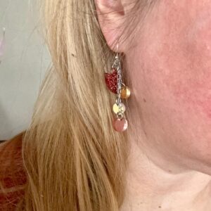 Korvakorut Sydän kallellaan värissä Ruusukulta