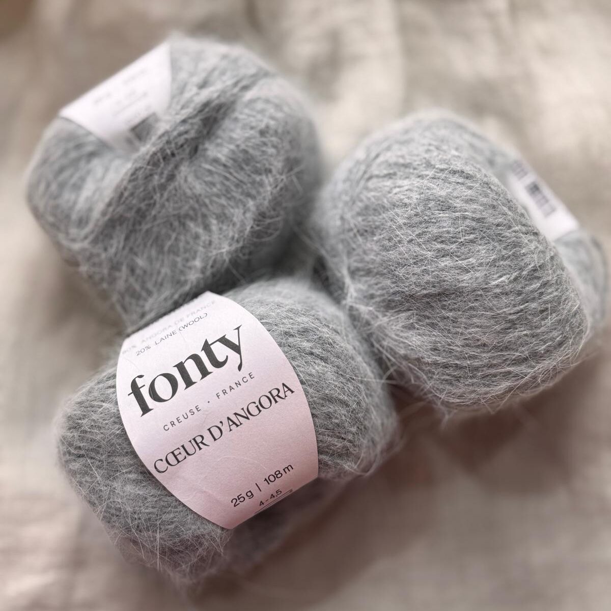 Fonty angora vaaleanharmaa