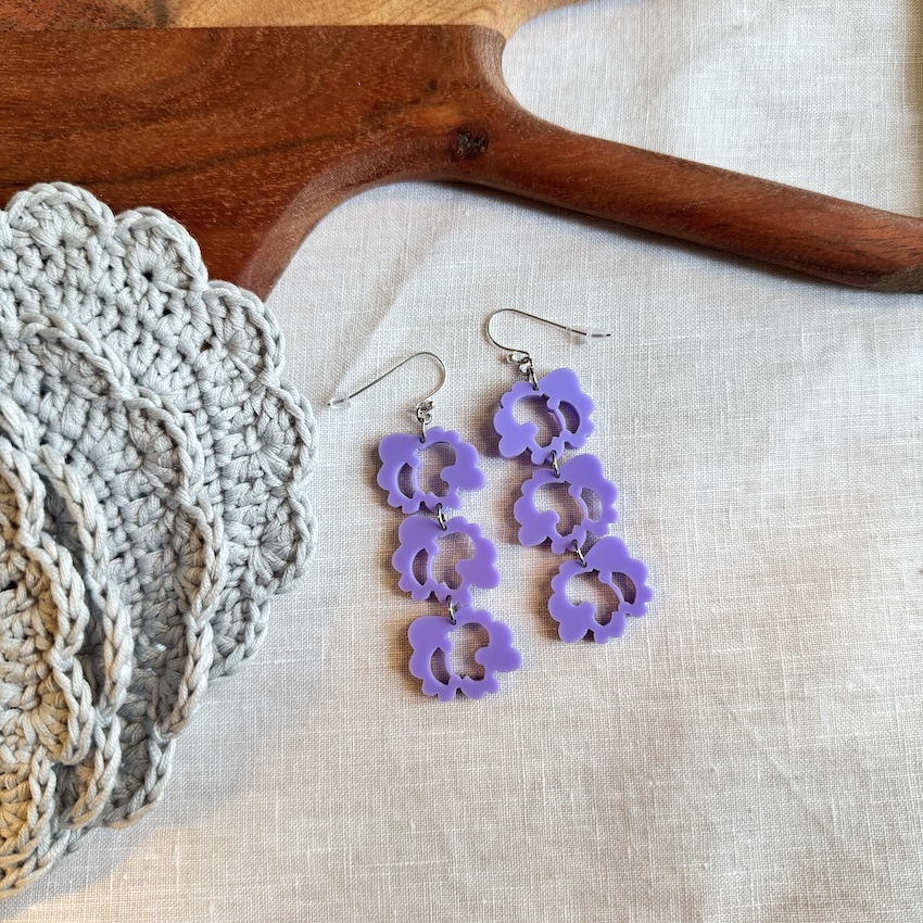 Korvakorut Pionipuutarha kolmeosaiset värissä Laventeli