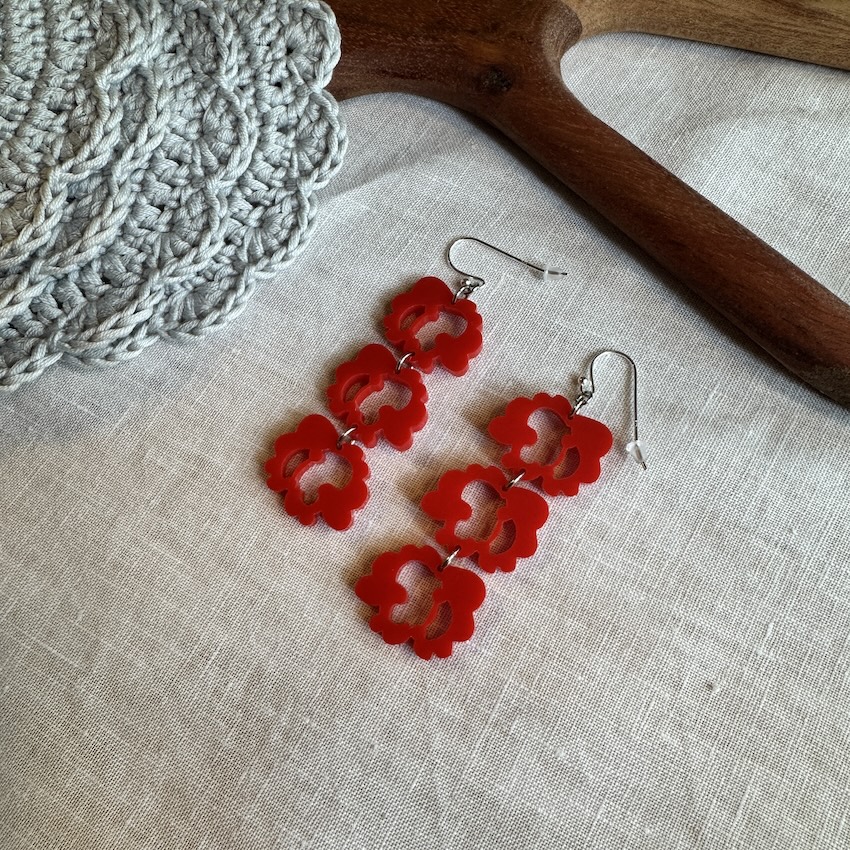 Korvakorut Pionipuutarha kolmeosaiset