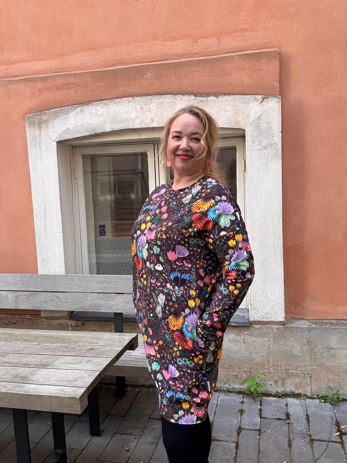 COLLEGEtunika Anni sivusta