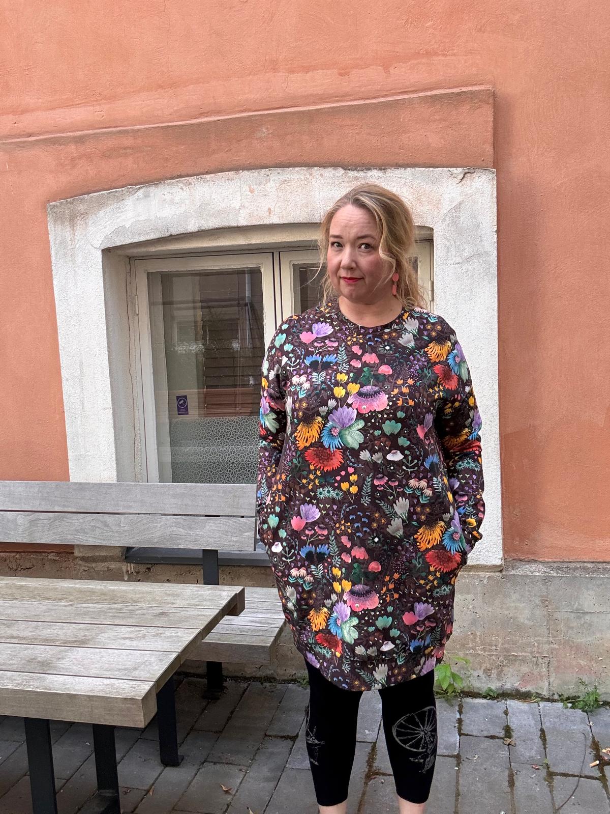 COLLEGEtunika Anni