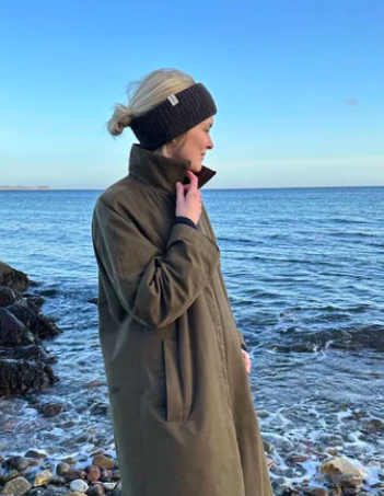 PetiteKnit Weekend panta musta