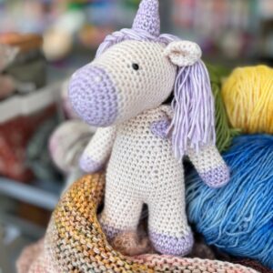 Tarvikepaketti pehmoeläin virkattu Unicorn